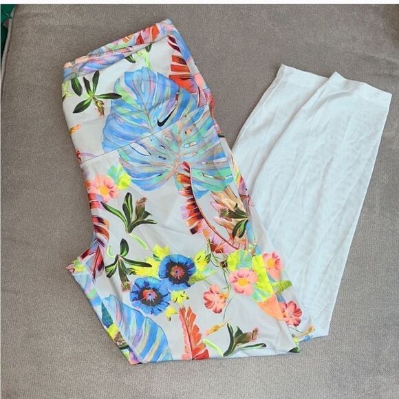 Nwot Nike dri-fit tropical floral print pants - Picture 2 of 6